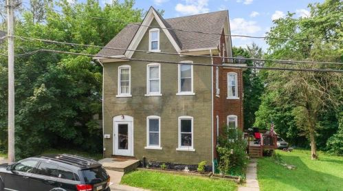 30 High St, Bangor, PA 18013-2002