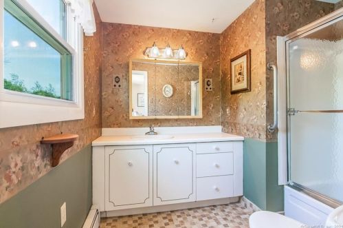 18 Wayland Rd, Milford CT  06460-4534 exterior