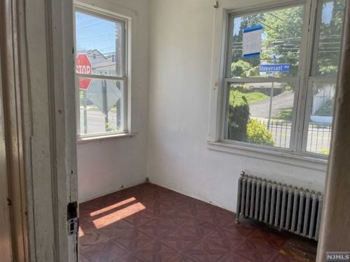 432 Stuyvesant Ave, Irvington NJ  07111-2046 exterior