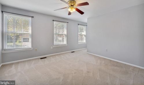 11831 Parliament Dr, Woodbridge VA  22192-1006 exterior