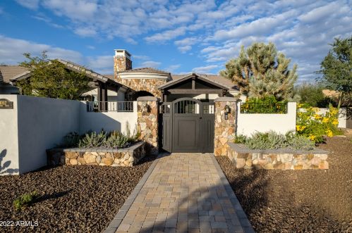 10112 Paradise Dr, Scottsdale AZ  85260-5915 exterior