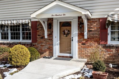 502 Blossomhill Ln, Cincinnati, OH 45224-1406