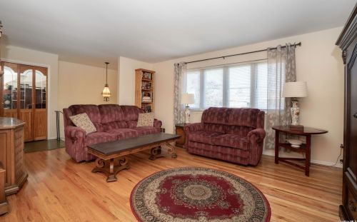 87 Central Ave, New Hyde Park NY  11040-4134 exterior