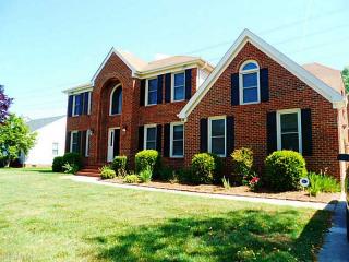 135 Downing Dr, Chesapeake, VA 23322-8742
