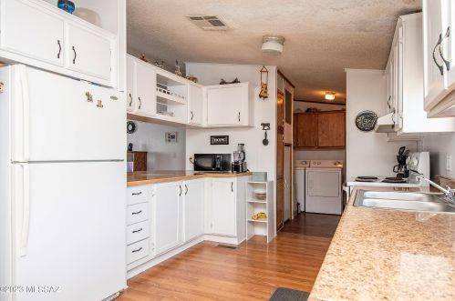 7205 Camino De Oeste, Tucson AZ  85742-9676 exterior