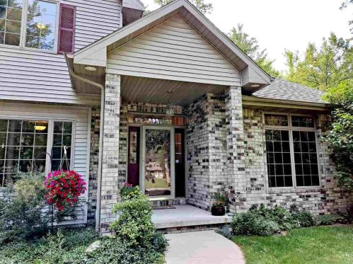 3401 Blackberry Ln, Green Bay, WI 54313-8780