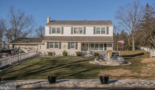 631 Barbara Dr, Norristown PA  19403-4102 exterior