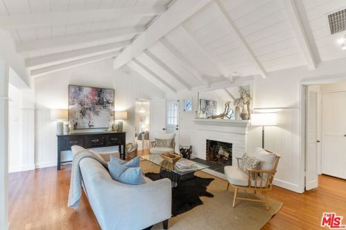 4201 Noble Ave, Van Nuys CA  91403-4012 exterior