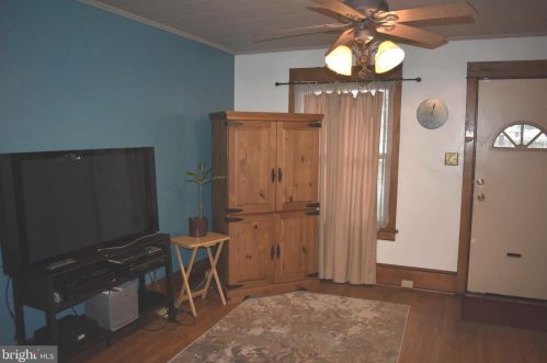 2316 Brookwood St, Harrisburg, PA 17104-2422