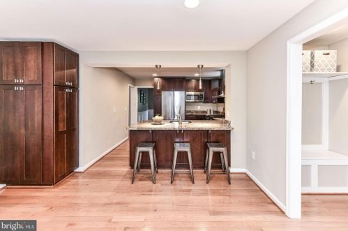3027 Crane Dr, Falls Church VA  22042-3004 exterior