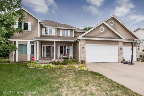 240 Linden Dr, Waukee, IA 50263-8531