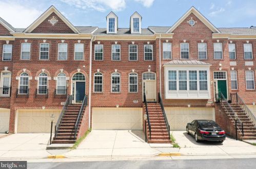 13180 Fox Hunt Ln, Herndon, VA 20171-3010