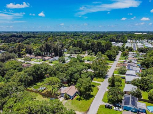 5872 60th Ave, Saint Petersburg FL  33709-1993 exterior