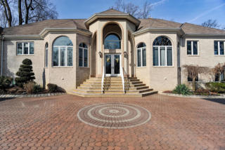 773 Van Schoick Rd, Holmdel Village, NJ 07733-1839