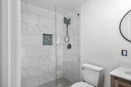 5 Baldwin Dr, Providence RI  02919-1512 exterior