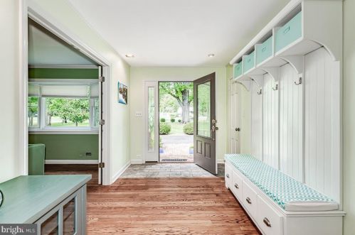 301 Riverside Dr, Princeton NJ  08540-5436 exterior