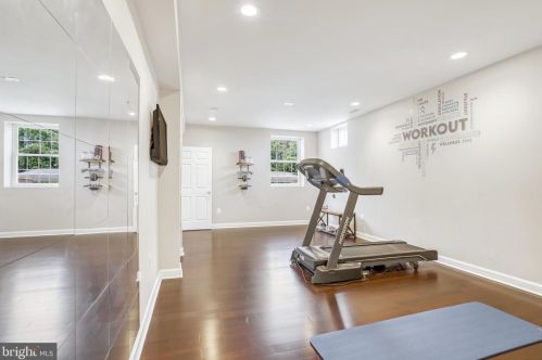 42104 Glynn Tarra Pl, Leesburg VA  20176-5478 exterior