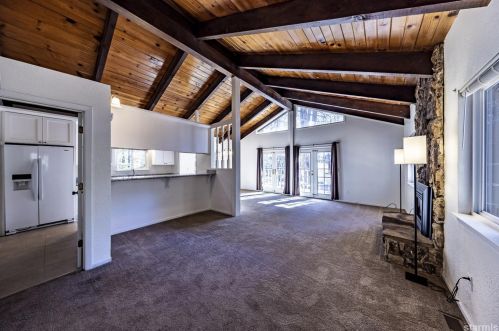 1543 Zapotec Dr, South Lake Tahoe, CA 96150-4758