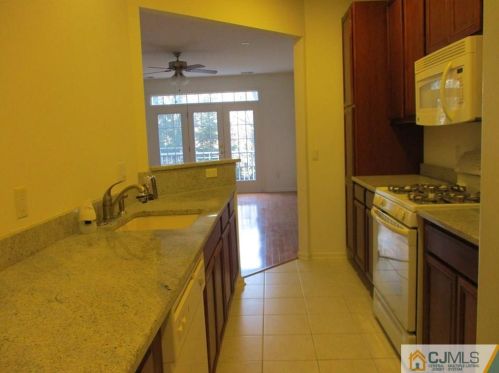 3105 Cedar Village Blvd, East Brunswick NJ  08816-1386 exterior
