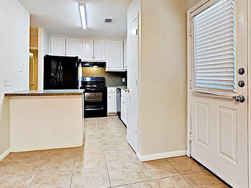 16385 Sun View Ln, Conroe TX  77302-5564 exterior