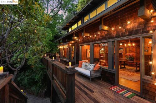2706 Virginia St, Berkeley, CA 94709-1033