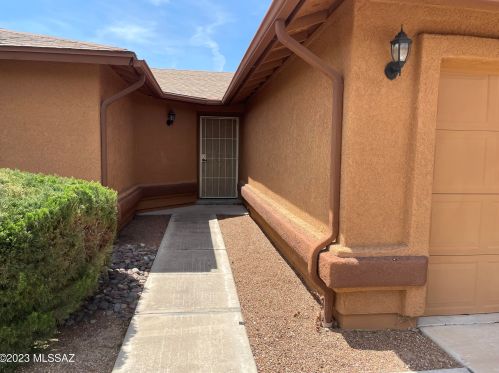 10070 Gray Hawk Dr, Tucson, AZ 85730-6108