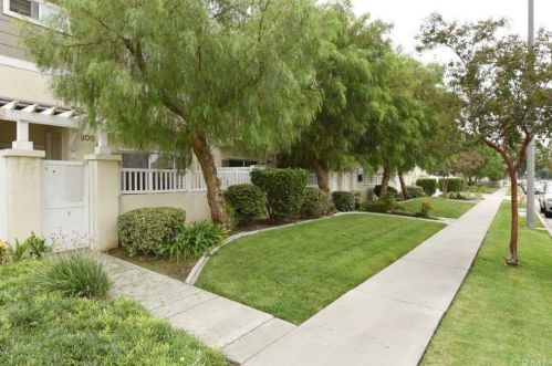 5818 Burnham Ave, Buena Park, CA 90621-1820