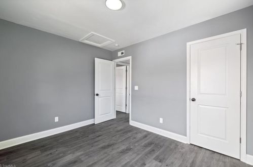 300 Erwin St, Greensboro NC 27406-2834 exterior