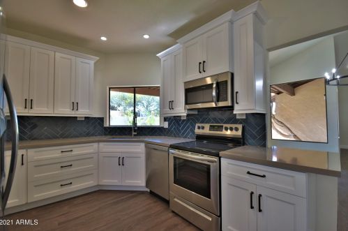 5529 Paradise Dr, Scottsdale AZ 85260-5433 exterior