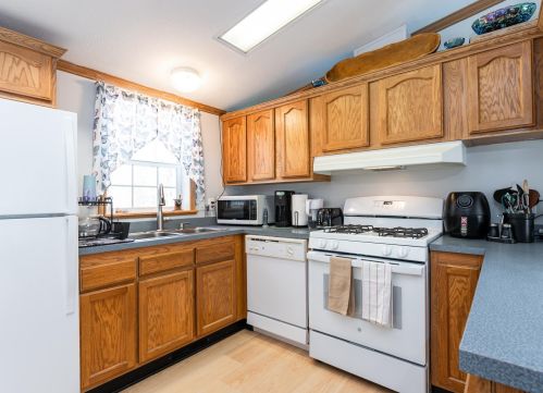 16 Saddle Back Cir, Ellsworth NH  03223-4748 exterior