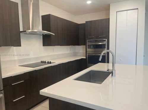 6671 104th Ave, Miami FL  33178-1329 exterior