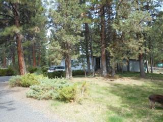 16870 James Ln, Bend OR  97701-1075 exterior