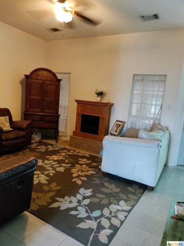 690 Schneider Rd, Seguin TX  78155-1640 exterior
