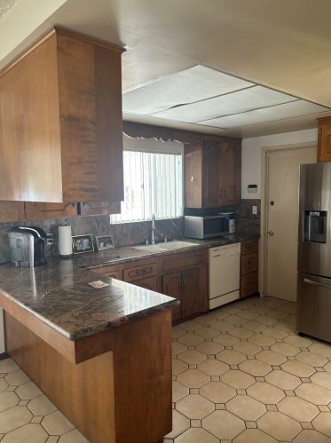 6702 Saranac St, San Diego, CA 92115-1647