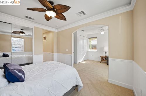 9744 Golden Sky Way, Gilroy CA  95020-9663 exterior