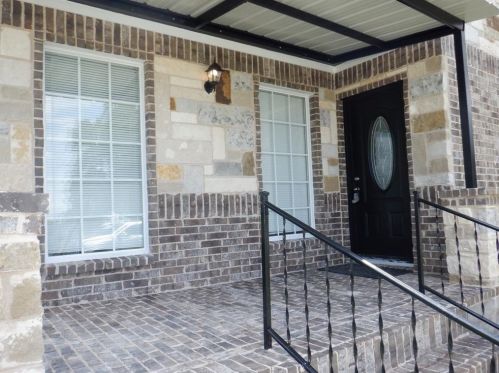 2900 Thannisch Ave, Fort Worth TX  76105-4721 exterior