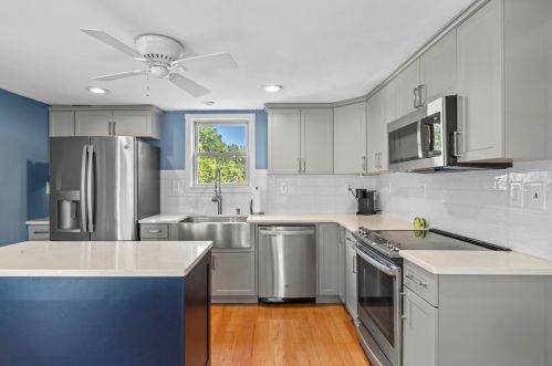 27 Main St, Newton NH  03858-3306 exterior