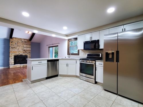 627 Highland Dr, Colgate, WI 53017-9522