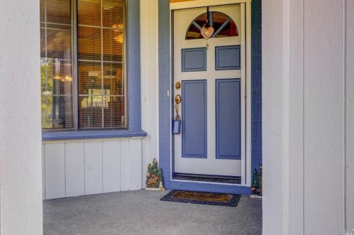 2298 Donahue Ave, Santa Rosa, CA 95401-9044