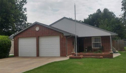 2411 Broadway Ave, Enid, OK 73703-5155