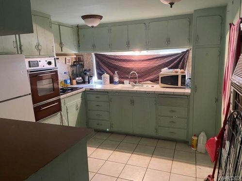 2030 Gregg Ln, Bullhead City, AZ 86442-5444