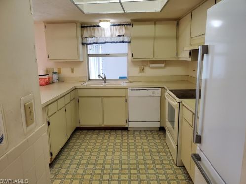 289 Ground Dove Cir, Lehigh Acres FL 33936-6931 exterior