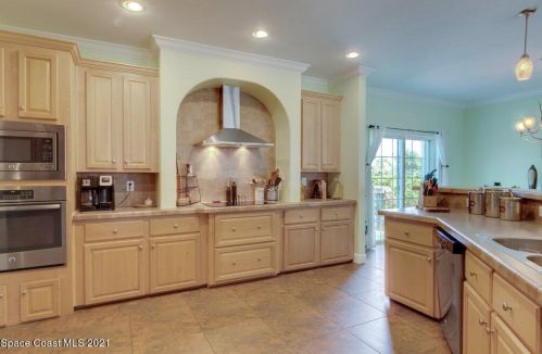 7440 129th Ln, Sebastian, FL 32958-3884