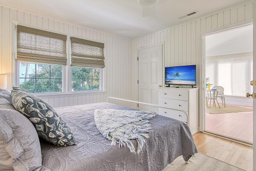 6 44th Ave, Isle Of Palms SC  29451-2605 exterior