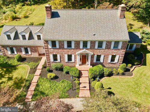 121 Shadow Ln, Chadds Ford, PA 19317-9377