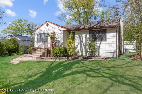 312 Timberline Pl, Bricktown, NJ 08723-5927