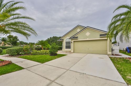 7875 Bristol Park Dr, Ruskin, FL 33572-1521