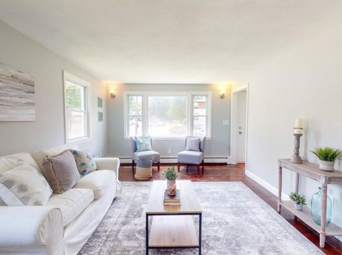 89 Burns St, Providence, RI 02904-1607