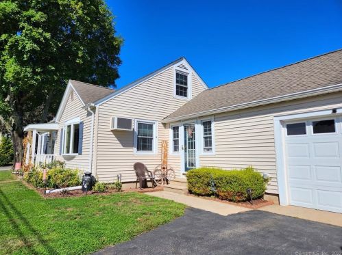 14 Nora St, Norwich, CT 06351-3135