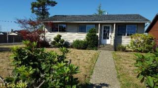 1620 Market St, Ocosta, WA 98520-6825